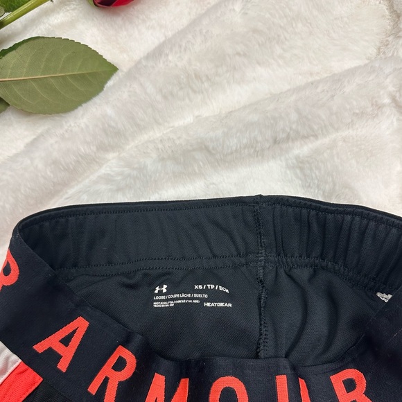Under Armour Athletic Shorts - Picture 3 of 3